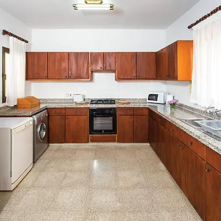 In With Kitchen